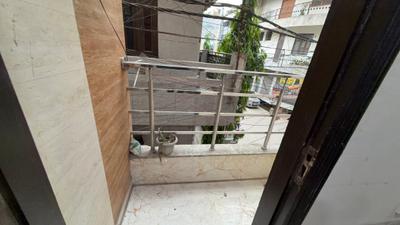Balcony Image of 950 Sq.ft 3 BHK Builder Floor for rent in Mayur Vihar Phase 1 New Delhi for Rs. 31000