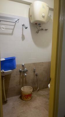 ARS Green Villae Raspberry Bathroom One 4