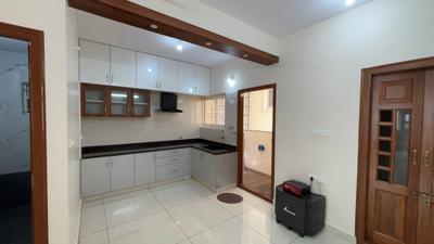 Kitchen Image of 1280 Sq.ft 2 BHK Builder Floor for rent in HSR Layout Bengaluru for Rs. 52000