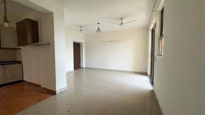 Living Room Image of 950 Sq.ft 2 BHK Apartment / Flat for sale in Unitech Uniworld Gardens 2, Sector 47 Gurgaon for Rs. 15000000