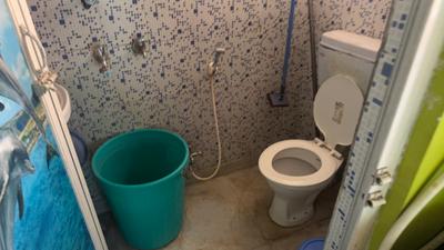 Bathroom Image of 550 Sq.ft 1 BHK Builder Floor for rent in Haltu Kolkata for Rs. 15000