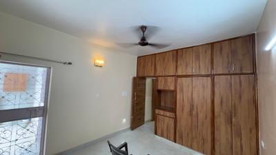 Bedroom Image of 1200 Sq.ft 2 BHK Builder Floor for rent in Janakpuri New Delhi for Rs. 37000