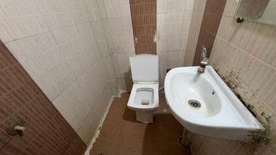 Bathroom Image of 180 Sq.ft 1 RK Independent House for rent in Vijay Nagar Indore for Rs. 7000
