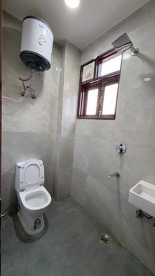 Bathroom Image of 450 Sq.ft 1 BHK Apartment / Flat for rent in Chhattarpur New Delhi for Rs. 19000
