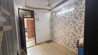 Bedroom Image of 550 Sq.ft 2 BHK Builder Floor for sale in Govindpuri New Delhi for Rs. 4500000