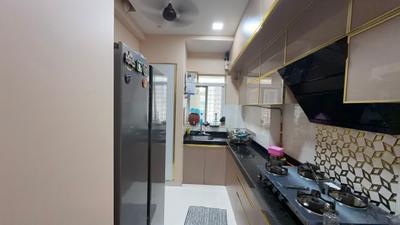 Kitchen Image of 877 Sq.ft 2 BHK Apartment / Flat for sale in Lodha Amara Tower 1 To 5 And 7 To 19, Thane West Thane for Rs. 14000000