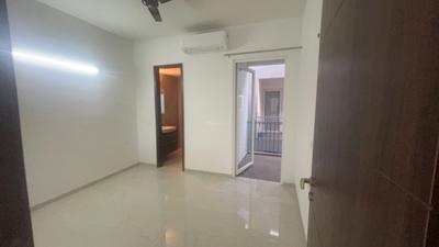 Bedroom Image of 1012 Sq.ft 2 BHK Apartment / Flat for sale in Smartworld Orchard, Sector 61 Gurgaon for Rs. 17000000