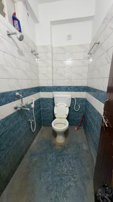 Bathroom Image of 950 Sq.ft 1 BHK Apartment / Flat for rent in Hafeezpet Hyderabad for Rs. 16500