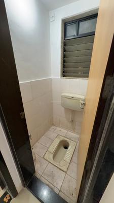 Bathroom Image of 480 Sq.ft 1 BHK Apartment / Flat for rent in Evershine Millennium Paradise, Kandivali East Mumbai for Rs. 40000