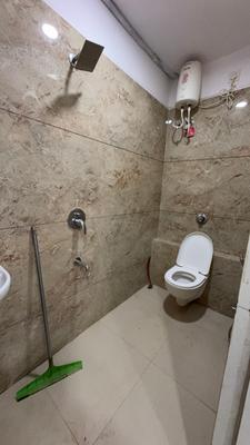 Bathroom Image of 1500 Sq.ft 1 RK Apartment / Flat for rent in Mahalakshmi Nagar Indore for Rs. 13000