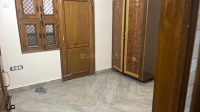 Bedroom Image of 750 Sq.ft 2 BHK Builder Floor for rent in GTB Nagar New Delhi for Rs. 30000
