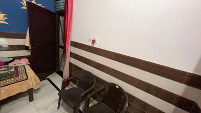Bedroom Image of 1000 Sq.ft 2 BHK Builder Floor for rent in Lohamandi Agra for Rs. 5500