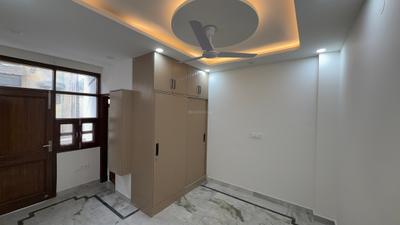 Bedroom Image of 1200 Sq.ft 3 BHK Builder Floor for sale in Patel Nagar New Delhi for Rs. 13700000