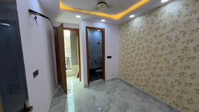 Bedroom Image of 950 Sq.ft 3 BHK Builder Floor for sale in Govindpuri New Delhi for Rs. 5000000