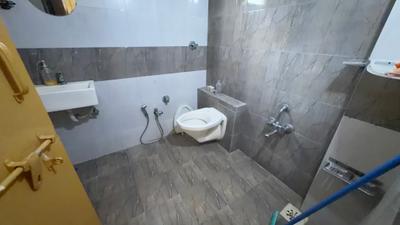 Image of 1800 Sq.ft 3 BHK Apartment / Flat for rent in Navrangpura, Ahmedabad for Rs. 35000