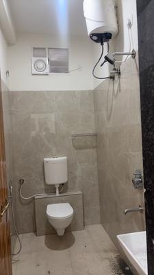 Bathroom Image of 650 Sq.ft 1 BHK Apartment / Flat for rent in Mahalakshmi Nagar Indore for Rs. 23500