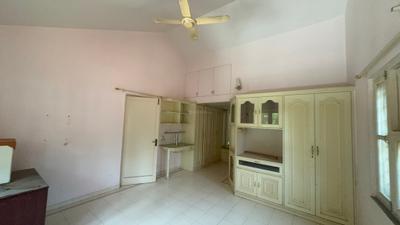 Bedroom Image of 14904 Sq.ft 5 BHK Villa for sale in Navratna Kalhaar Bungalows Sec1, Shilaj Ahmedabad for Rs. 232000000