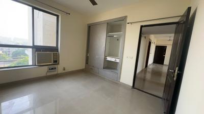 Bedroom Image of 1170 Sq.ft 3 BHK Apartment / Flat for sale in Unitech Uniworld Gardens 2, Sector 47 Gurgaon for Rs. 19000000