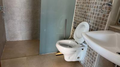 Image of 1300 Sq.ft 2 BHK Apartment / Flat for rent in Amanora Aspire Towers, Hadapsar, Pune for Rs. 58000