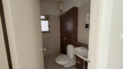 Image of 1080 Sq.ft 2 BHK Apartment / Flat for rent in Adani The Meadows, Shantigram, Ahmedabad for Rs. 23500