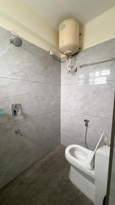 Bathroom Image of 450 Sq.ft 1 BHK Apartment / Flat for rent in Bommanahalli Bengaluru for Rs. 25000