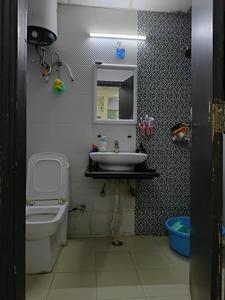 Common Bathroom Image of 1340 Sq.ft 3 BHK Apartment / Flat for sale in Apex The Kremlin, Siddharth Vihar Ghaziabad for Rs. 15000000