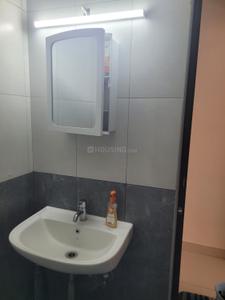 Bathroom Image of 600 Sq.ft 1 BHK Apartment / Flat for rent in Olympia Opaline, Navalur Chennai for Rs. 27000