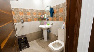 Bathroom Image of 1100 Sq.ft 2 BHK Apartment / Flat for sale in DS Sigma 2, Lohgarh Zirakpur for Rs. 4600000