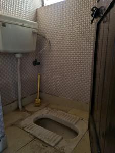Common Bathroom One Image of 1000 Sq.ft 3 BHK Apartment / Flat for sale in Sarvahit Apartments, Sector 17 Dwarka New Delhi for Rs. 16500000