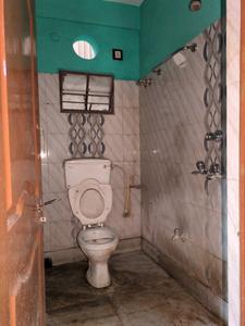 Common Bathroom Image of 700 Sq.ft 2 BHK Apartment / Flat for rent in Annapurna Swapnil Apartment, Rahara Kolkata for Rs. 9000
