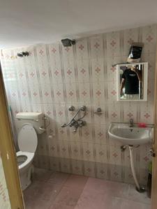 Bathroom Image of 900 Sq.ft 3 BHK Builder Floor for rent in Oriya Bazaar Cuttack for Rs. 11000