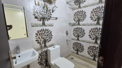 Image of 1500 Sq.ft 3 BHK Builder Floor for rent in Gautam Nagar, New Delhi for Rs. 60000