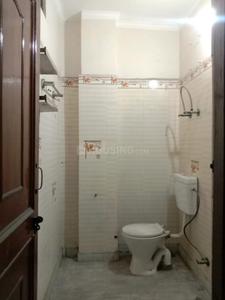 Bathroom Image of 850 Sq.ft 2.5 BHK Apartment / Flat for sale in Sri Niwaspuri New Delhi for Rs. 11000000