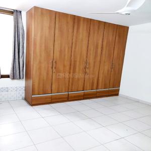 Bedroom Image of 1800 Sq.ft 4 BHK Apartment / Flat for rent in Sarita Vihar New Delhi for Rs. 75000