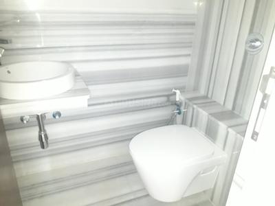 Bathroom Image of 1500 Sq.ft 3 BHK Apartment / Flat for sale in Santacruz West Mumbai for Rs. 90000000