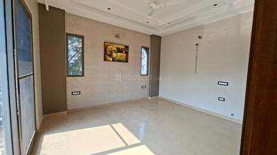 Bedroom Image of 1800 Sq.ft 3 BHK Builder Floor for sale in Kirti Nagar New Delhi for Rs. 36000000