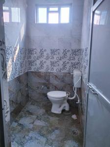 Bathroom Image of 1100 Sq.ft 2 BHK Apartment / Flat for rent in Jajmau Sub Metro City Kanpur for Rs. 6000