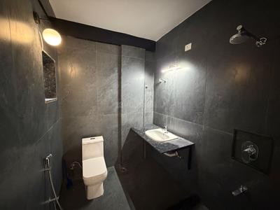 Bathroom Image of 2200 Sq.ft 3 BHK Apartment / Flat for rent in Jubilee Hills Hyderabad for Rs. 75000