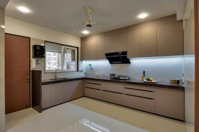 Kitchen Image of 2450 Sq.ft 3 BHK Apartment / Flat for rent in Superia Sky Superia, Bharthana Surat for Rs. 65000