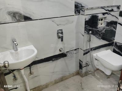 Bathroom Image of 1000 Sq.ft 3 BHK Apartment / Flat for sale in Pul Prahlad Pur New Delhi for Rs. 9000000