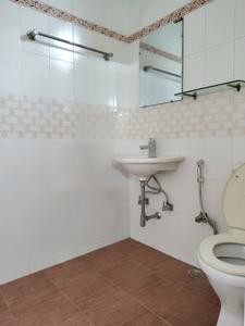 Bedroom One Image of 2200 Sq.ft 3 BHK Apartment / Flat for rent in DDA Flats Vasant Kunj, Vasant Kunj New Delhi for Rs. 74000