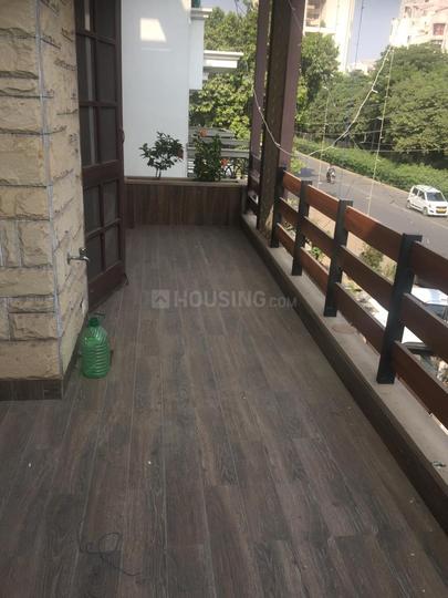 Independent  Balcony 1