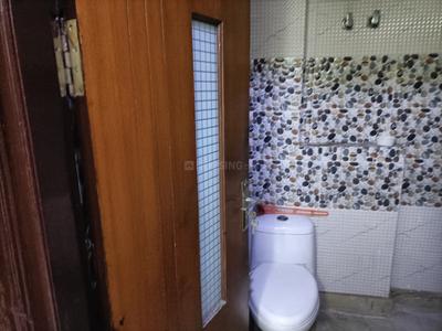 Bathroom Image of 900 Sq.ft 3 BHK Builder Floor for sale in Krishna Nagar New Delhi for Rs. 6500000