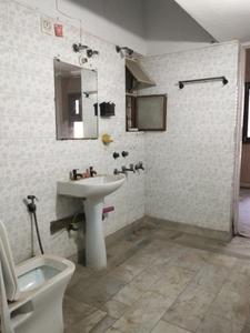 Common Bathroom Image of 600 Sq.ft 1 BHK Apartment / Flat for sale in Arunodaya apartment, Vikaspuri New Delhi for Rs. 8800000