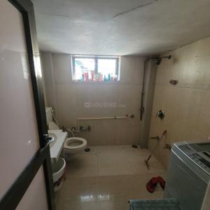 Bathroom Image of 550 Sq.ft 1 BHK Apartment / Flat for rent in Dahisar West Mumbai for Rs. 45000
