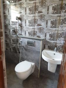 Bathroom Image of 2000 Sq.ft 4 BHK Villa for sale in Kottivakkam Chennai for Rs. 30000000