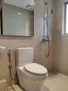 Common Bathroom Image of 700 Sq.ft 2 BHK Apartment / Flat for rent in One Hiranandani Park, Thane West Thane for Rs. 46000
