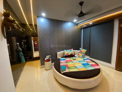 Bedroom Image of 2200 Sq.ft 4 BHK Builder Floor for sale in Preet Vihar New Delhi for Rs. 45000000