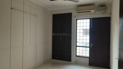 Bedroom Image of 2100 Sq.ft 3 BHK Builder Floor for rent in Big Block Builder Floor, Sector 46 Gurgaon for Rs. 55000