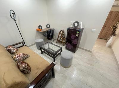 Hall Image of 350 Sq.ft 1 BHK Independent House for rent in Sector 40 Gurgaon for Rs. 27000